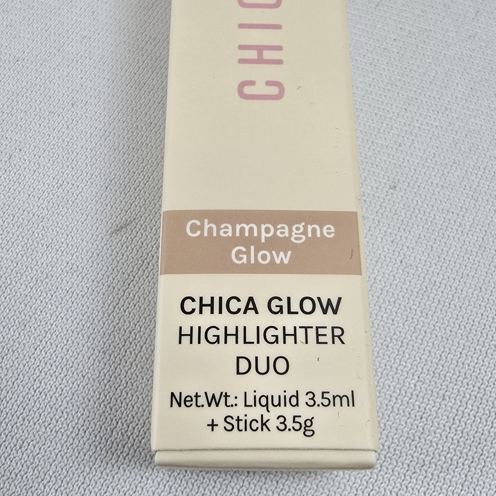 NIB Chica Beauty Champagne Glow Highlighter Duo - Picture 3 of 3